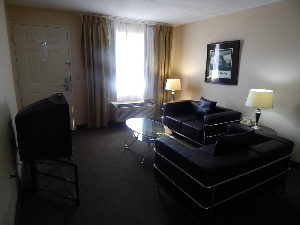 Ramada Branson Hotel And Resort Bagian luar foto