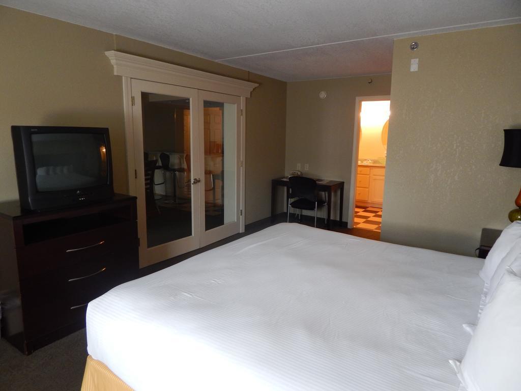 Ramada Branson Hotel And Resort Bagian luar foto