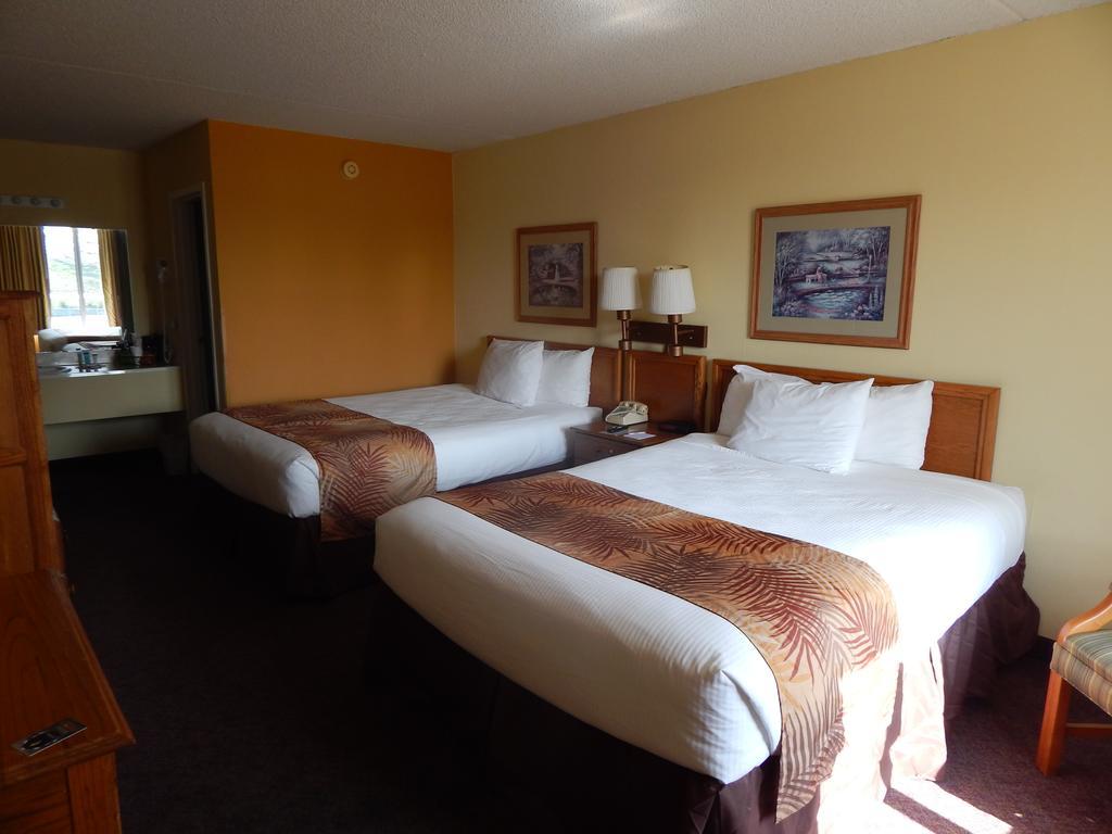 Ramada Branson Hotel And Resort Bagian luar foto