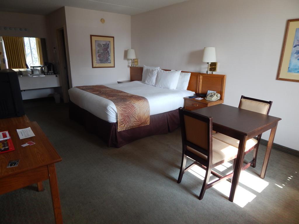 Ramada Branson Hotel And Resort Bagian luar foto