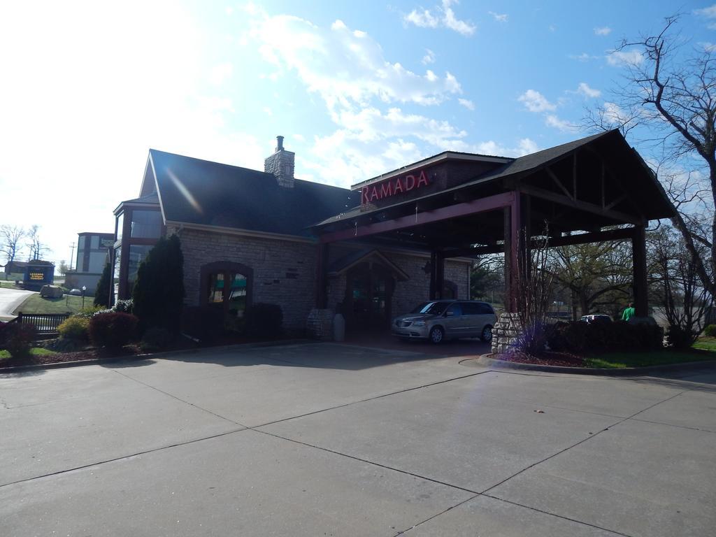Ramada Branson Hotel And Resort Bagian luar foto