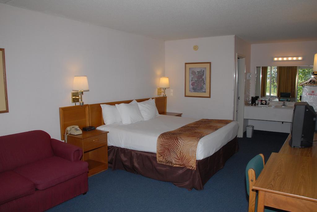 Ramada Branson Hotel And Resort Ruang foto